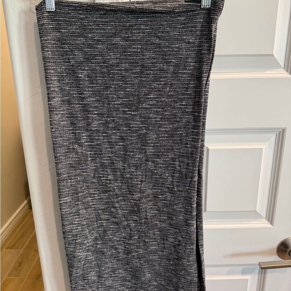 Lululemon Athletica Gray Knit infinity scarf